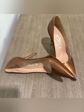 Manolo Blahnik Shiny Tan Heels | Very Good Condition